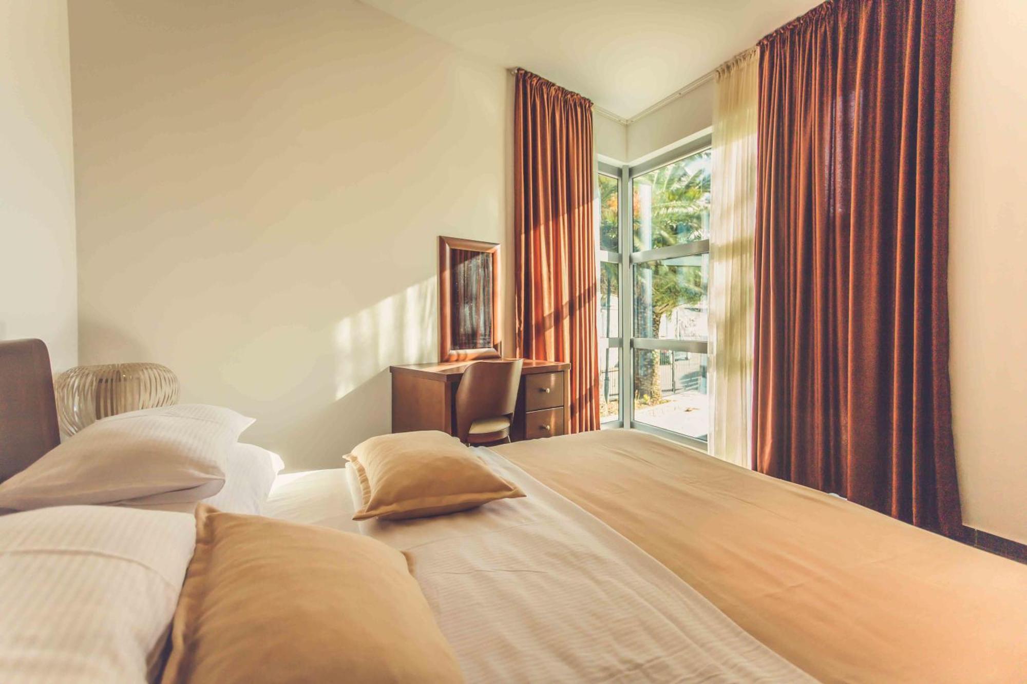 Love Live Hotel Sutomore Oda fotoğraf