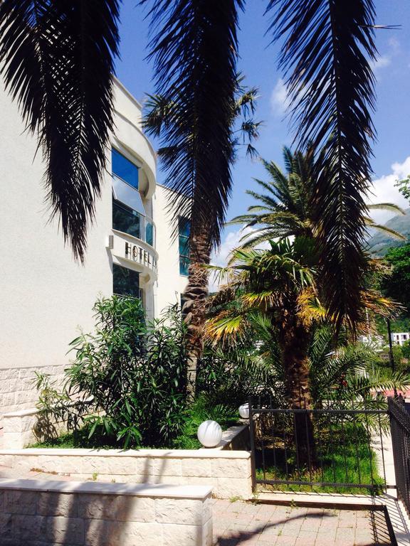 Love Live Hotel Sutomore Dış mekan fotoğraf