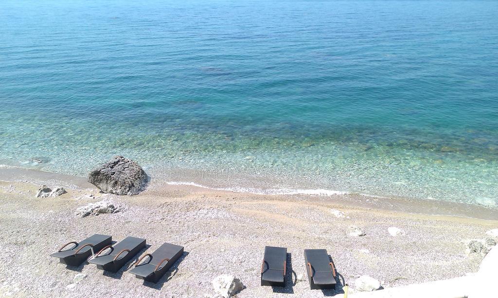 Love Live Hotel Sutomore Dış mekan fotoğraf