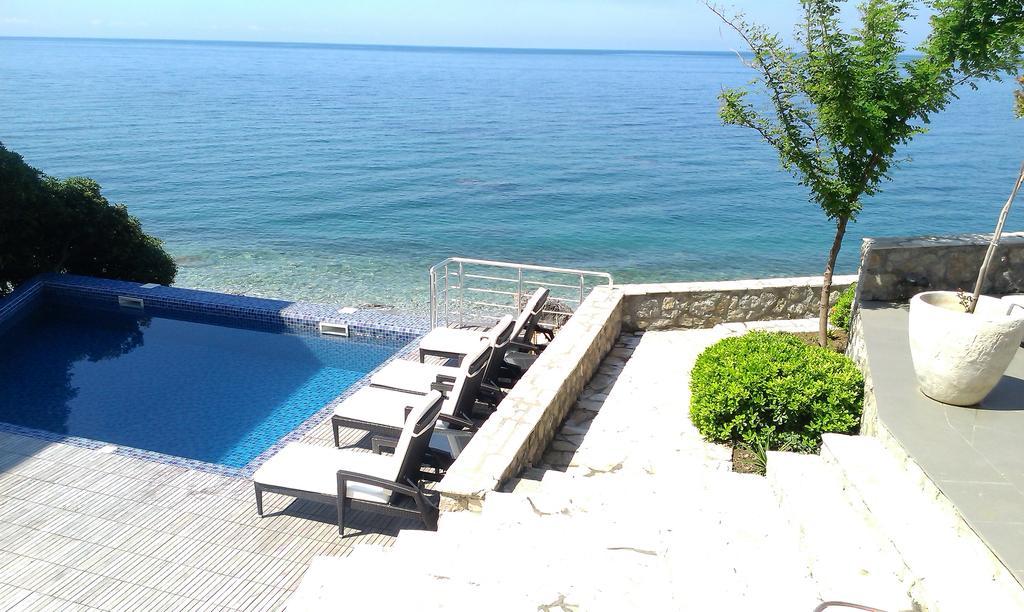 Love Live Hotel Sutomore Dış mekan fotoğraf