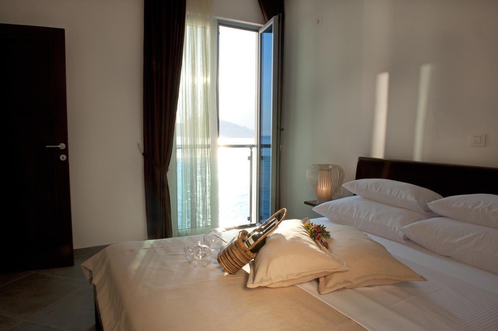 Love Live Hotel Sutomore Oda fotoğraf