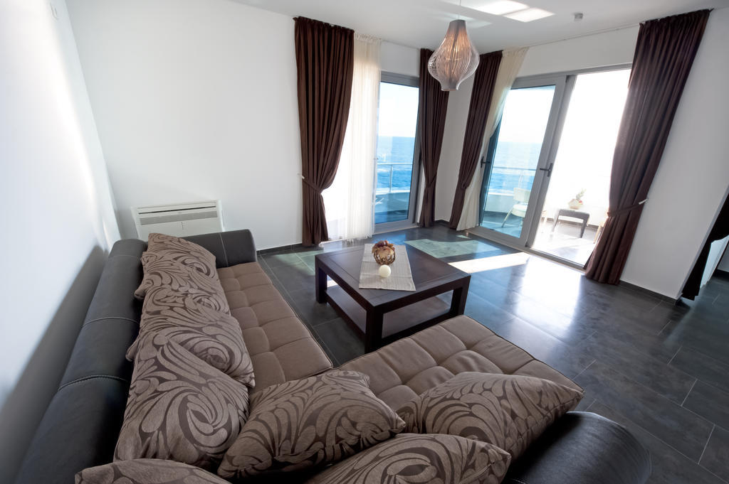 Love Live Hotel Sutomore Oda fotoğraf