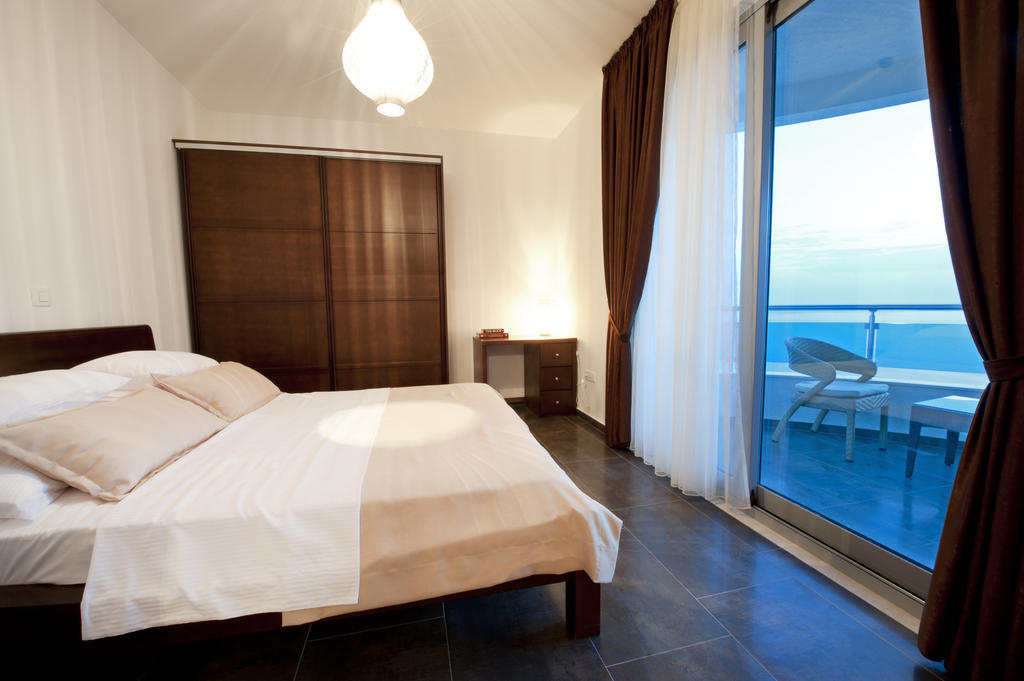 Love Live Hotel Sutomore Oda fotoğraf