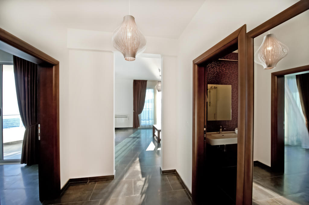 Love Live Hotel Sutomore Oda fotoğraf