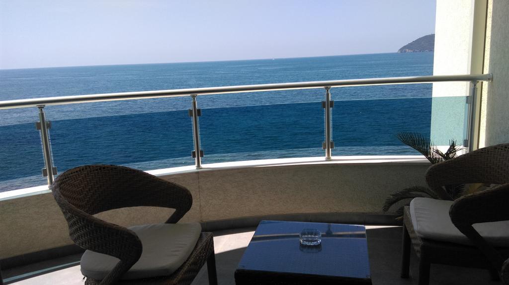 Love Live Hotel Sutomore Dış mekan fotoğraf