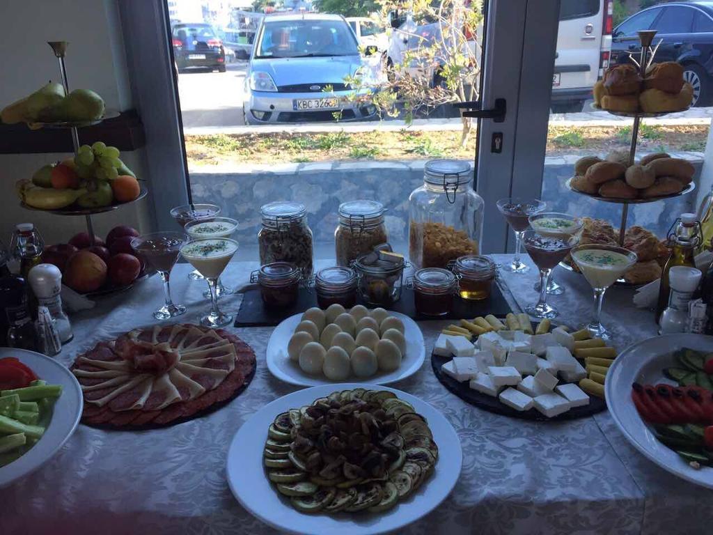 Love Live Hotel Sutomore Dış mekan fotoğraf