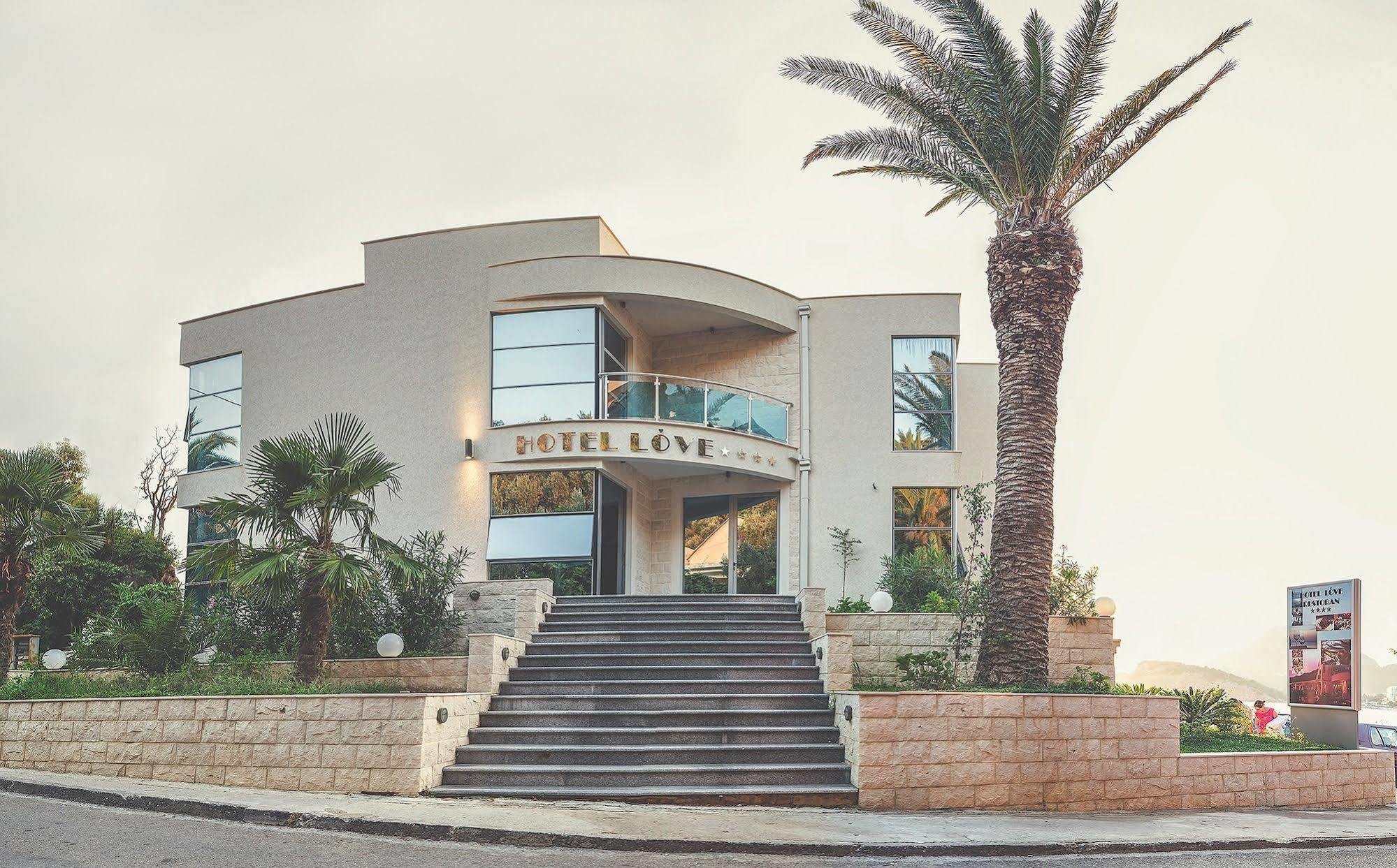 Love Live Hotel Sutomore Dış mekan fotoğraf