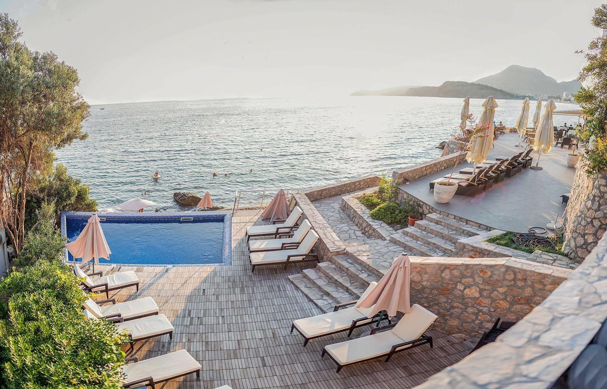 Love Live Hotel Sutomore Dış mekan fotoğraf
